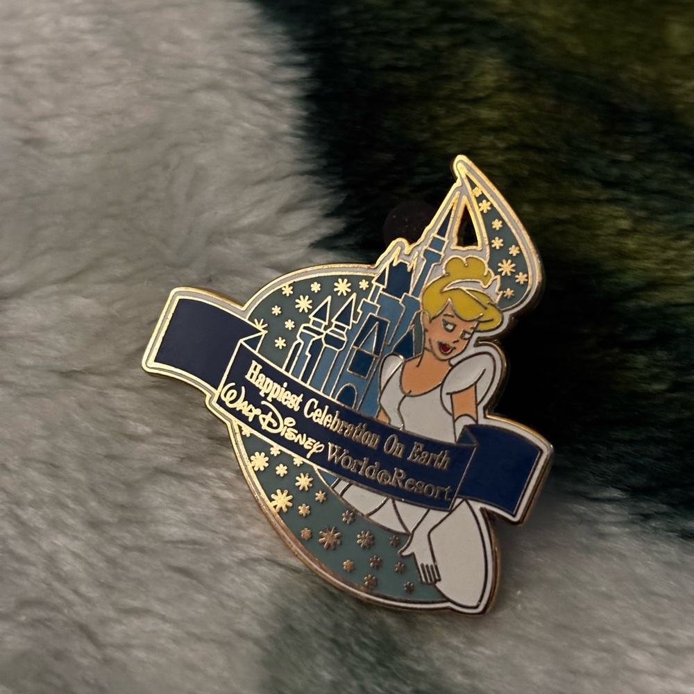 Disney Cinderella Trading Pin